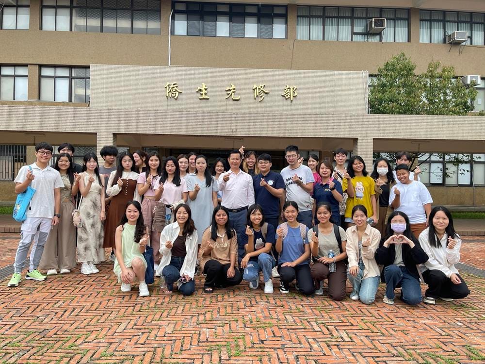 1130928 母校彭副校長赴僑大關懷育成學弟妹們！